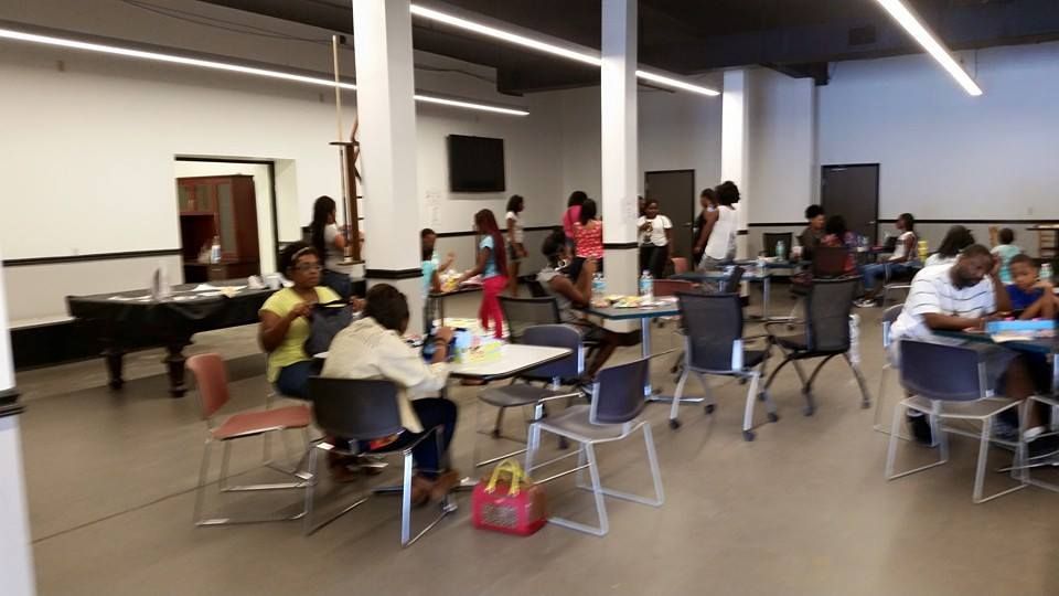 FreshPath families and students in the community room at the Weaver Center